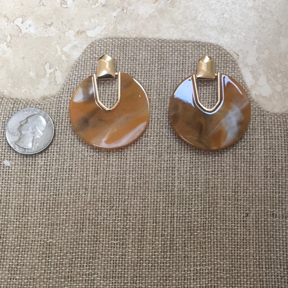 Neutral color Earrings Elegant - Picture 2 of 3